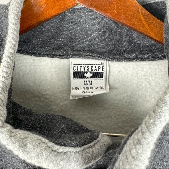 Vintage Vancouver Aquarium Sweater - Picture 8 of 8